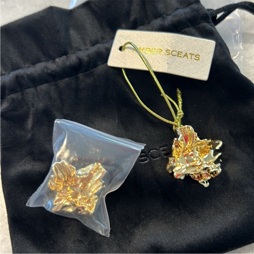 Amber Sceats Reese Earrings 24 k gold plating - Picture 4 of 16
